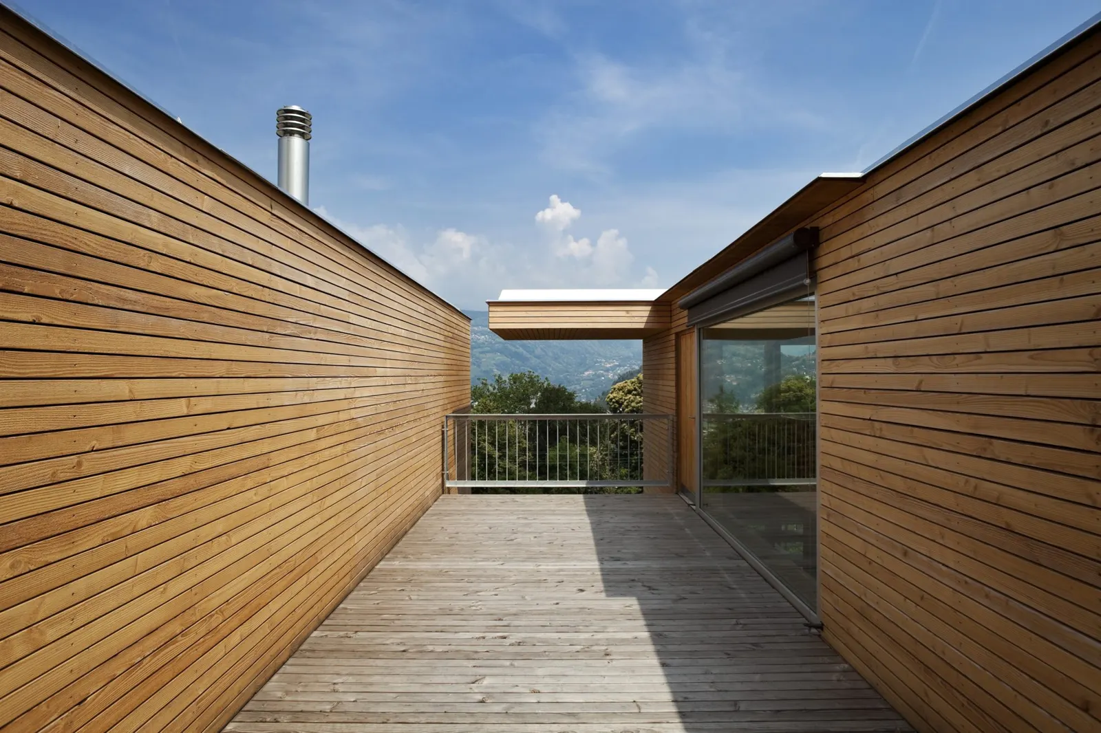 Deck e revestimento exterior em madeira